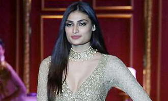 Athiya Shetty becomes 'Princess' for Shyamal and Bhumika at ICW 2017