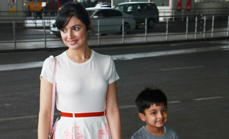 Divya Khosla Kumar Spotted at Airport