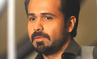 Emraan Hashmi escapes from 2000 men