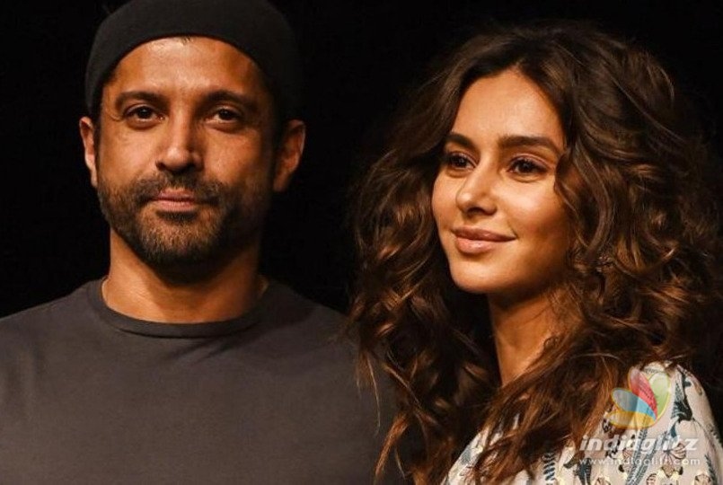 Farhan Akhtar & Shibani Dandekar’s Holiday Pics From Mexico Are Going Viral!