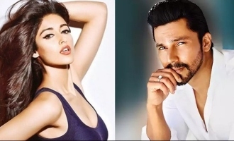 Randeep Hooda and Ileana D'Cruz indulge in virtual script reading session.