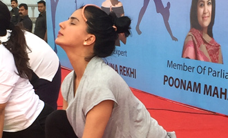 Kirti Kulhari at A Yoga Event