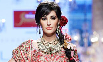 Nargis Fakhri to walk for Anushree Reddy at LFW W/F'17