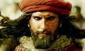 Grand 'Padmavati' trailer shows strength of Rajputs