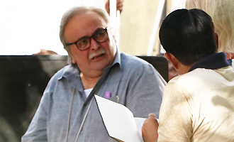 Rishi Kapoor Spotted at '102 Not Out' at Bandra Location