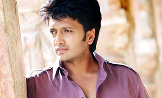 Riteish Deshmukh remembers father on death anniversary