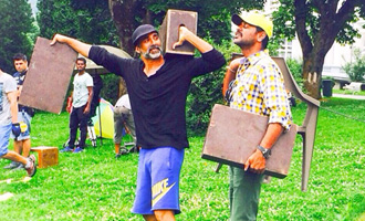 'Singh Is Bling': Akshay and Prabhudeva caught having fun