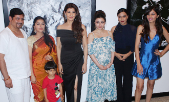 Soha Ali Khan & Swara Bhaskar at Exhibition of Mr Bharat Thakur Art Gallery