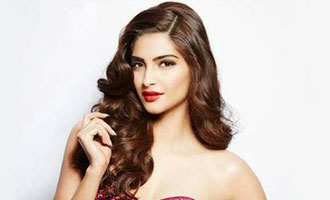 Sonam Kapoor to win Best Actress Award