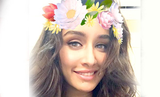 LOOK: Shraddha Kapoor turns flower girl to celebrate 7 million followers