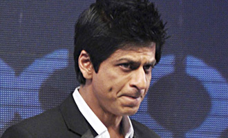 Shah Rukh Khan's mystery fan does graffiti on 'Mannat' walls