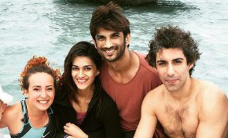 Sushant, Kriti go Snorkeling