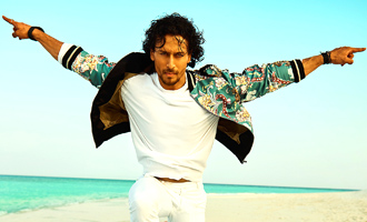 Tiger Shroff creates FANTASTIC beach looks which will inspire you