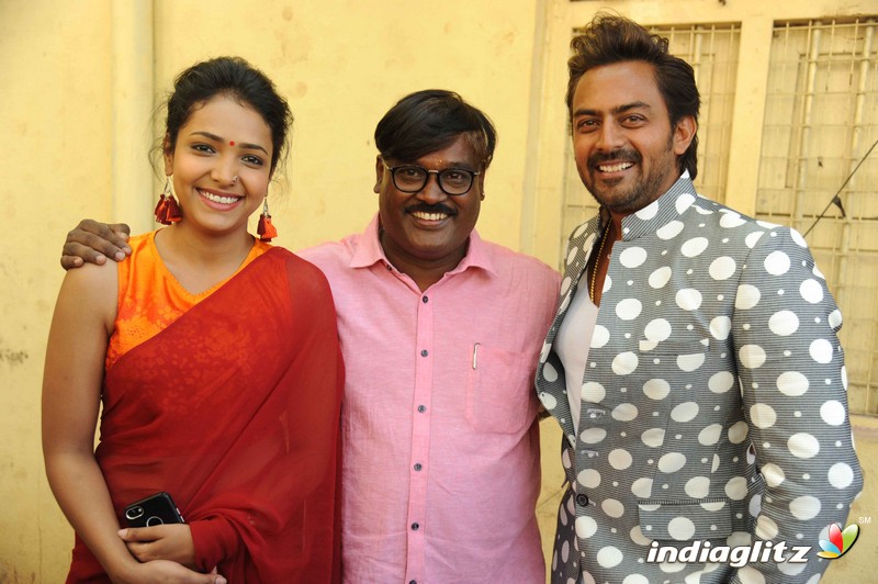 Aa Karaala Rathri & Puta 109 Film Launch Press Meet