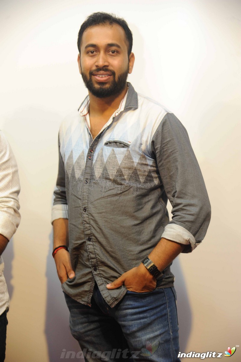 'Kinaare' Film Press Meet