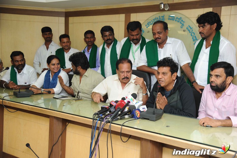 Mahadayi Kalasa Banduri Press Meet in KFCC