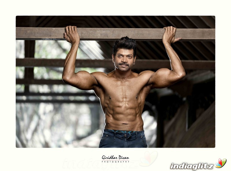 Actor Vionth Prabhakar 6 Pack