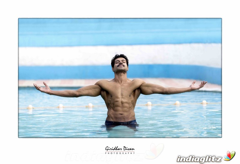 Actor Vionth Prabhakar 6 Pack