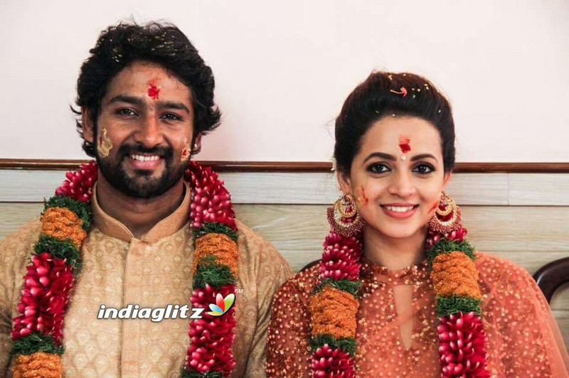 Bhavana Alias Karthika Got Engaged With Naveen