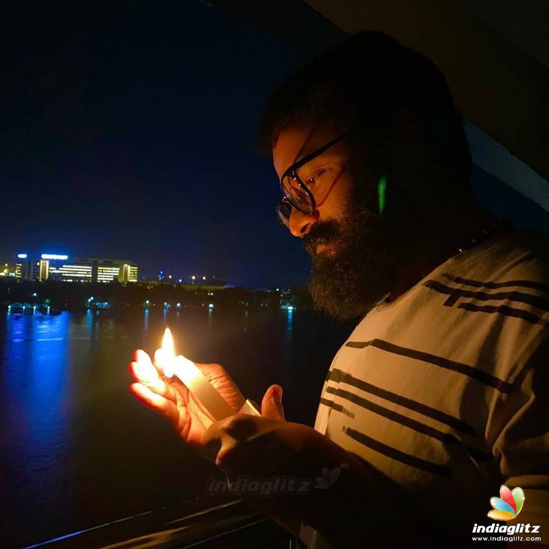 9pm 9minutes: Malayalam actors lit up candles to show unity