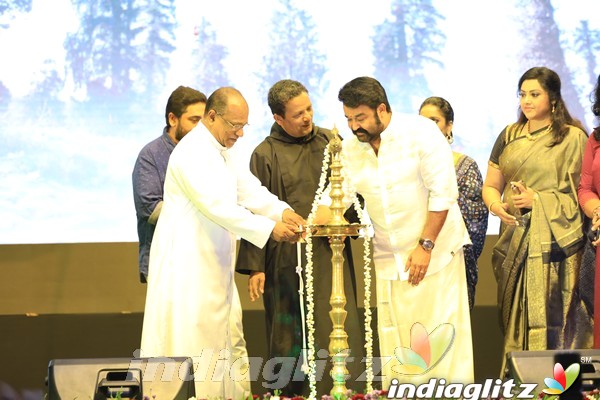 Munthirivallikal Thalirkkumbol Success Meet