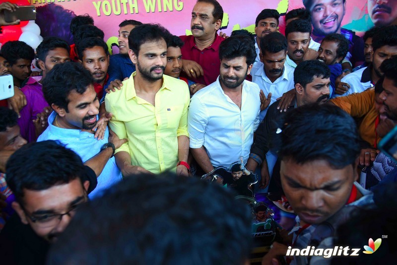 Sunny Wayne's New Movie Pokkiri Simon launch with Vijay fans