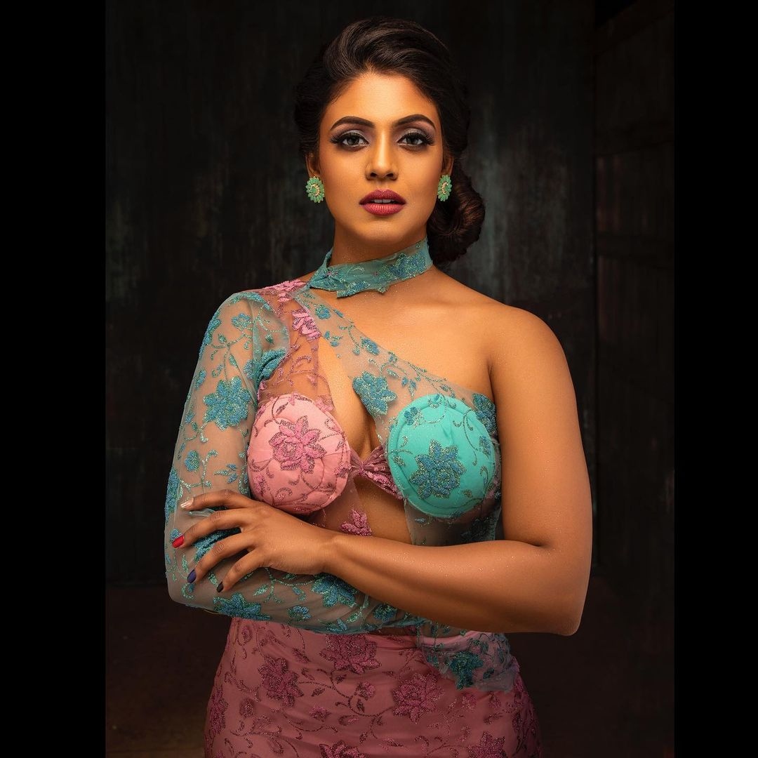 iniya 