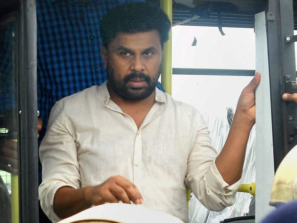 actress Dileep