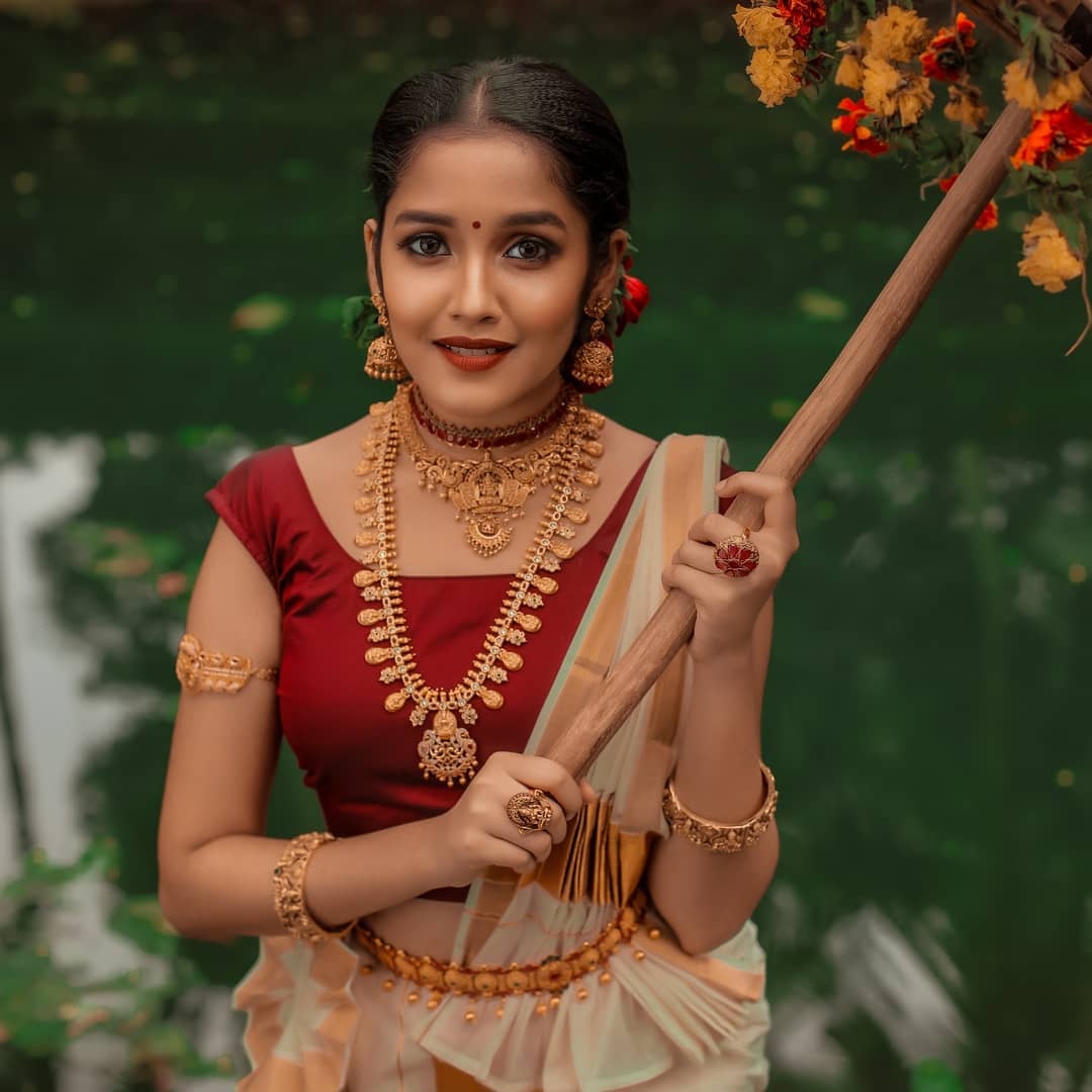 anikha surendran