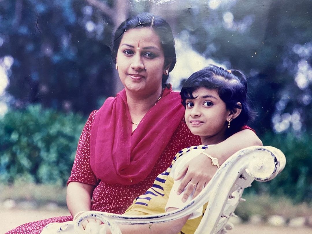 keerthy suresh childhood