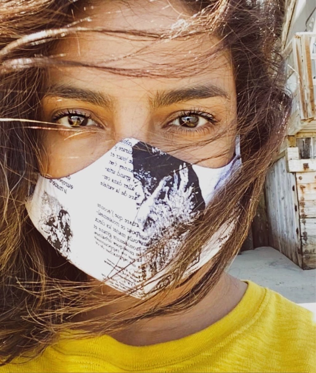 priyanka chopra facemask