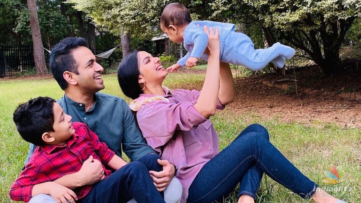 Samvritha Sunil shares a lovely picture with her baby