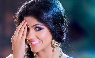 Aparna Balamurali takes a blind walk!