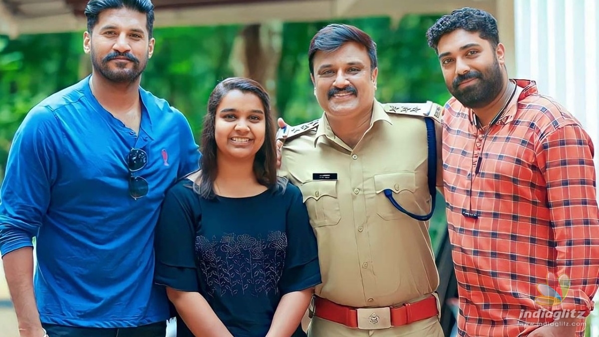 വിജയ് യേശുദാസിനെ നായകനാക്കി പ്ലസ് വണ്‍ വിദ്യാർത്ഥിനി സംവിധായികയാകുന്നു