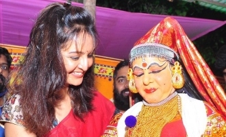 Manju Warrier's mom makes her special debut