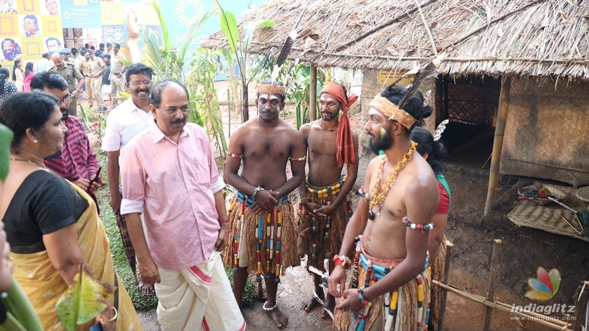 ആദിവാസികളെ പ്രദര്‍ശന വസ്തുവാക്കി; എതിർത്ത് മന്ത്രിമാർ