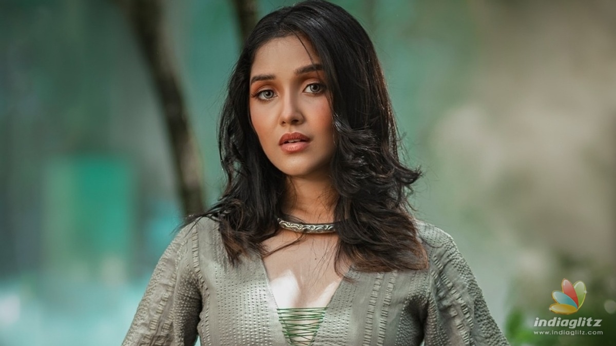 Check out Anikha Surendrans latest photoshoot