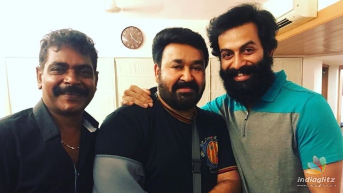 VIRAL: Prithviraj posts a candid picture with Mohanlal