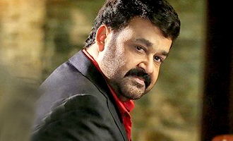 A romantic number featuring Honey and Mohanlal released