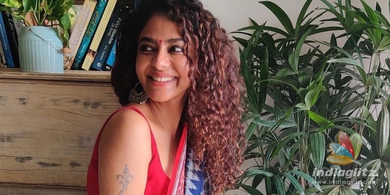 Actress Poornima posts a glamorous pic wearing daughters dress