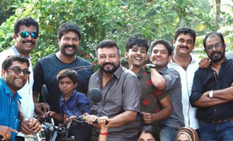 Shocking: Jayaram-Samuthirakani movie's team attacked by a gang!