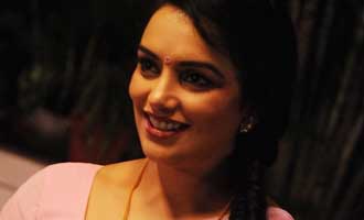 Swetha Menon craves for variety