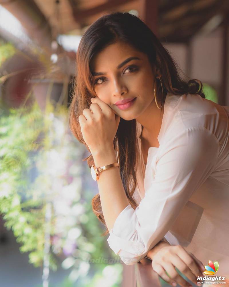 Ashna Zaveri