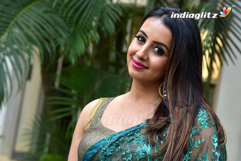 Sanjjanaa Photos - Telugu Actress photos, images, gallery, stills and ...