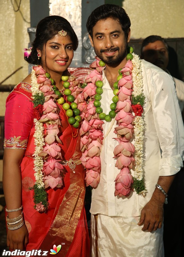 Aari -Nadiya Wedding Stils