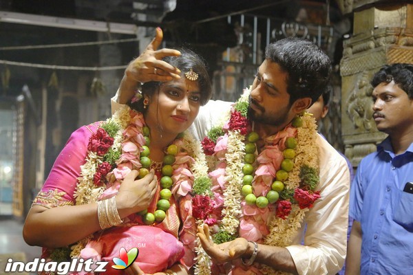 Aari -Nadiya Wedding Stils