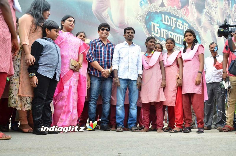 Anandraj Arranges 'Maragadha Naanayam' Special Show for Childrens