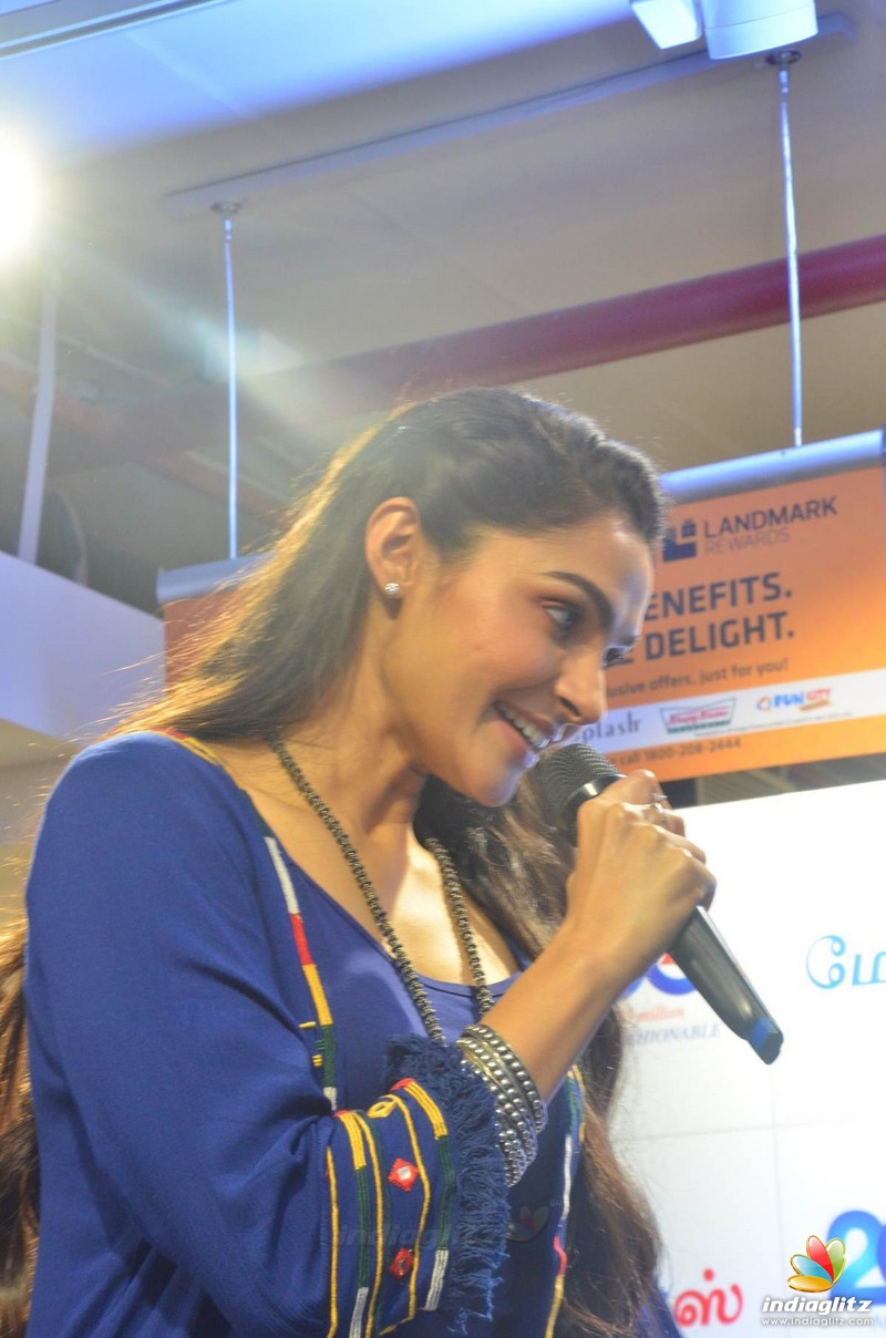 Andrea Jeremiah launches 200th Max Fashion India Showroom