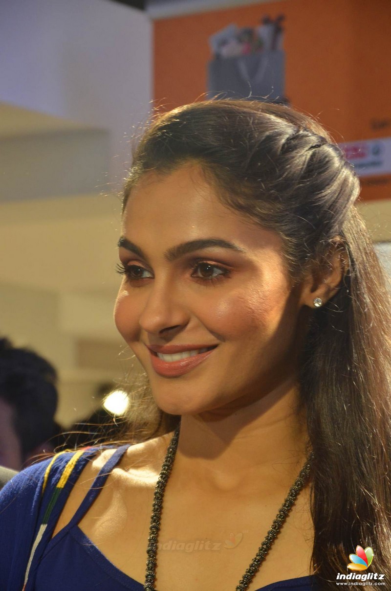 Andrea Jeremiah launches 200th Max Fashion India Showroom