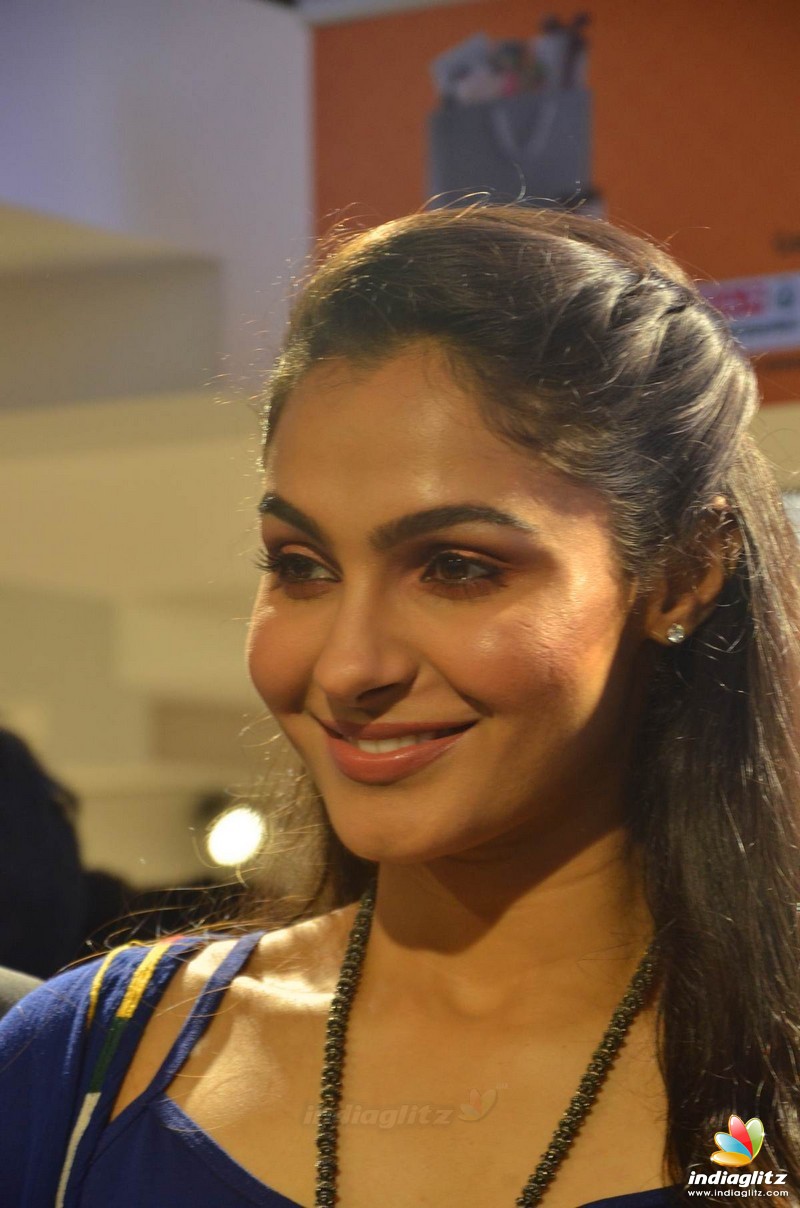 Andrea Jeremiah launches 200th Max Fashion India Showroom